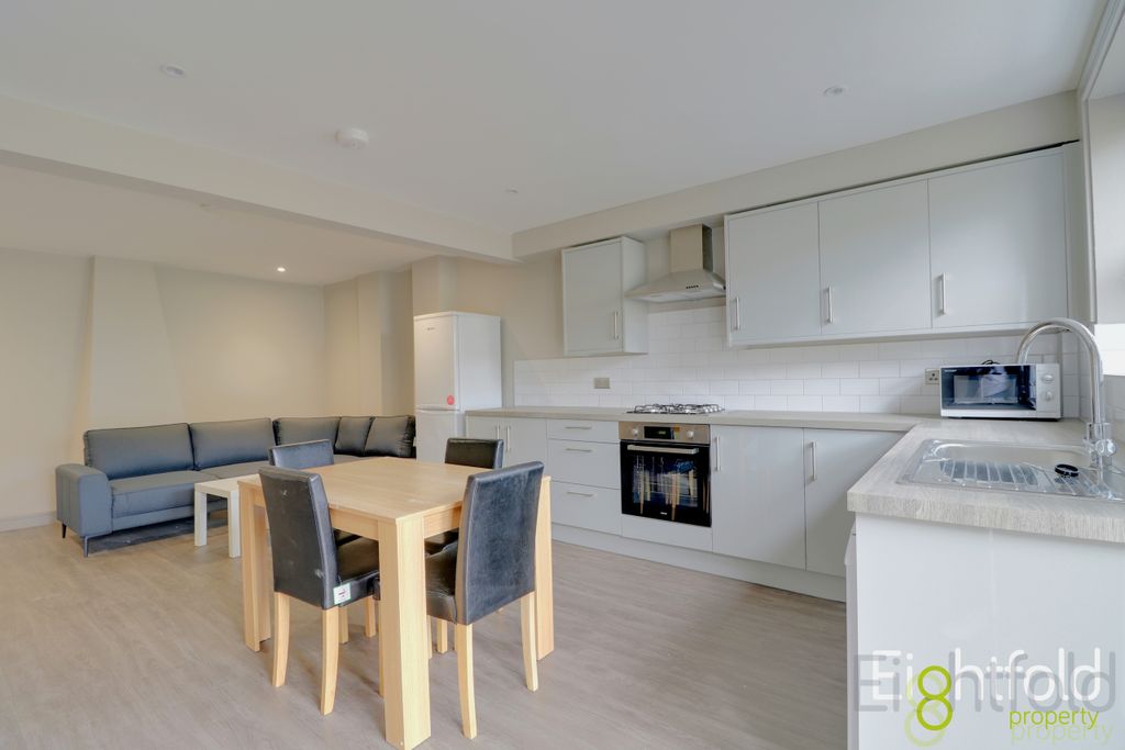 Property photo 2 of 17 Kitchen/Living Room