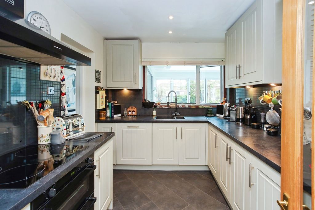 Property photo 3 of 15 Pbox-Img.Jpg