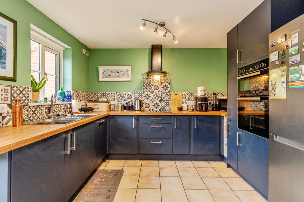 Property photo 2 of 14 Pbox-Img.Jpg