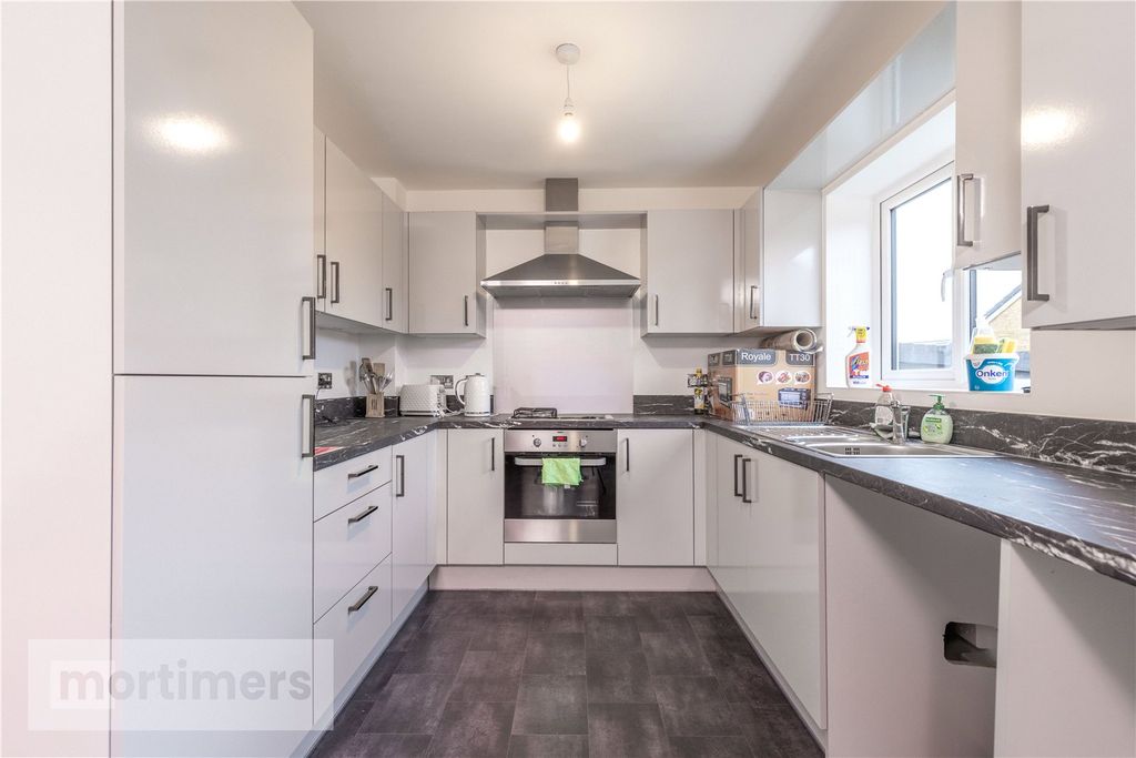 Property photo 2 of 19 Kitchen