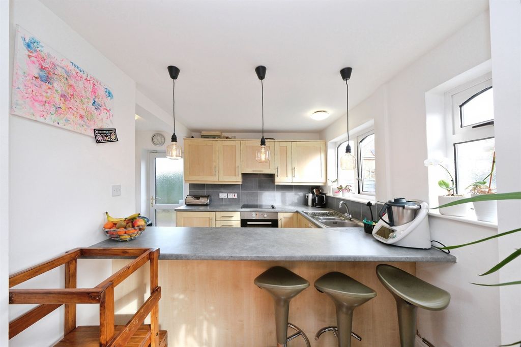 Property photo 3 of 20