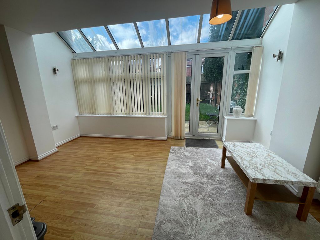 Property photo 2 of 30