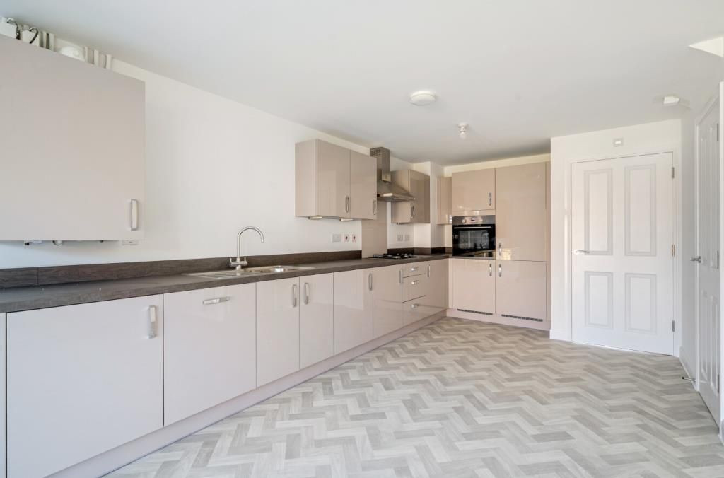 Property photo 3 of 13 Kitchen