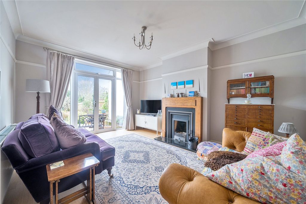 Property photo 2 of 20 Picture No. 12