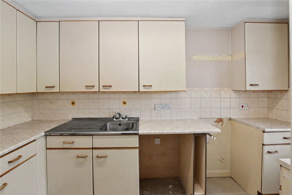 Property photo 3 of 17 Picture No. 16