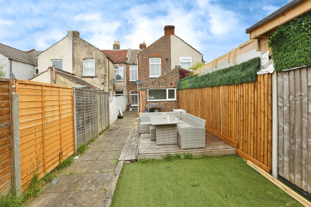 Property photo 3 of 17