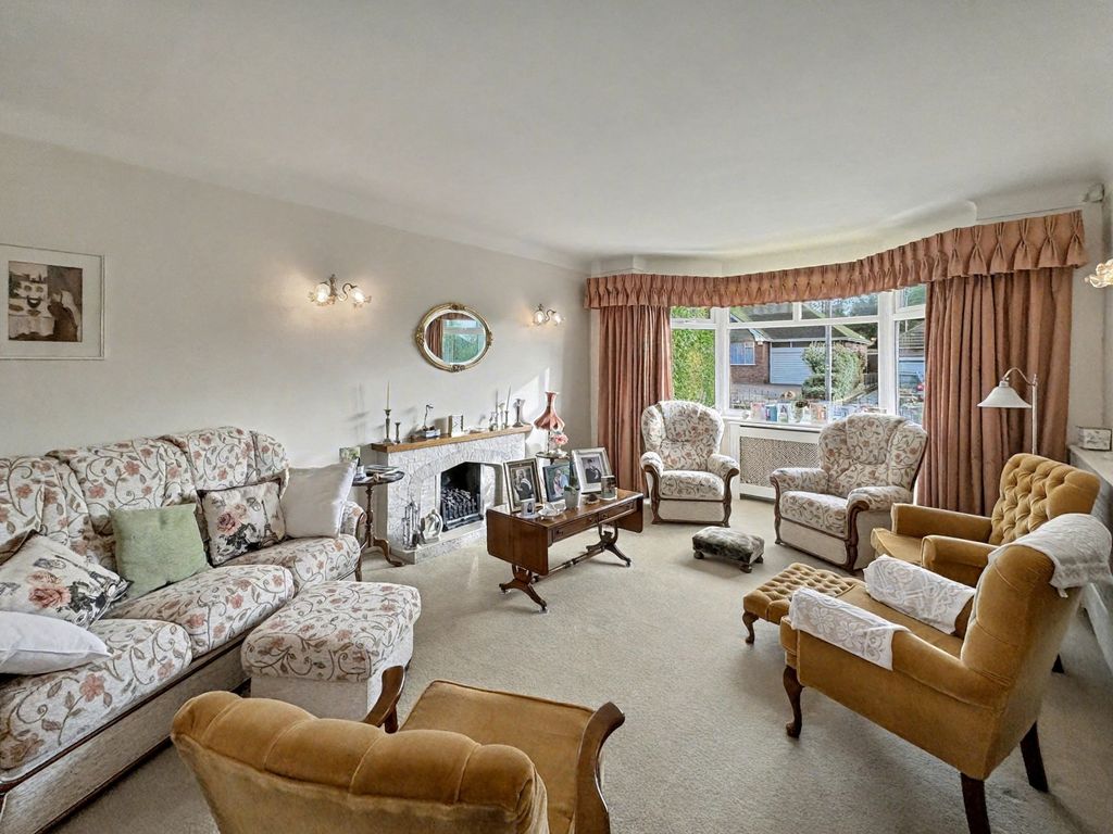 Property photo 3 of 28