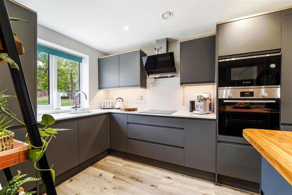 Property photo 3 of 14 Sherwood Way (7).Jpg