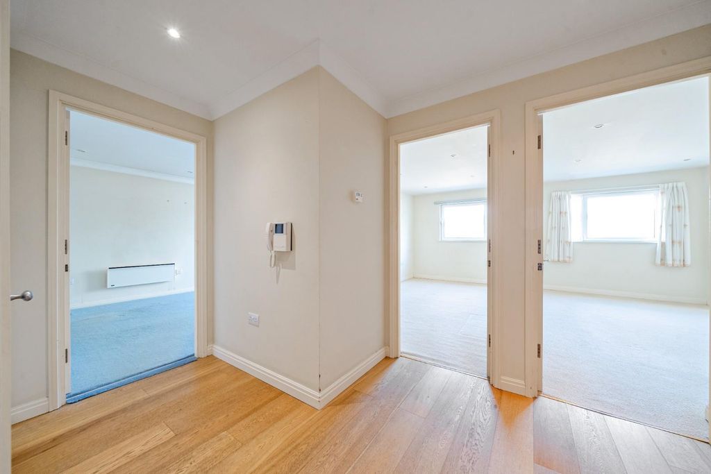 Property photo 2 of 15 1329492-7-687E1ce73026F.Jpg