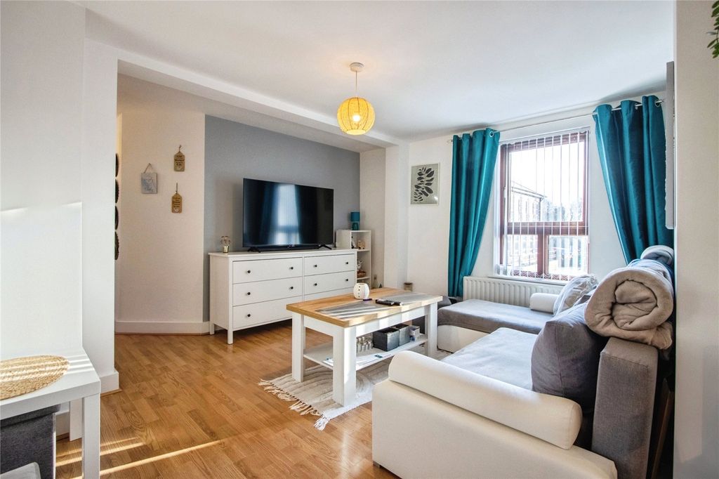 Property photo 2 of 12 Picture No. 22