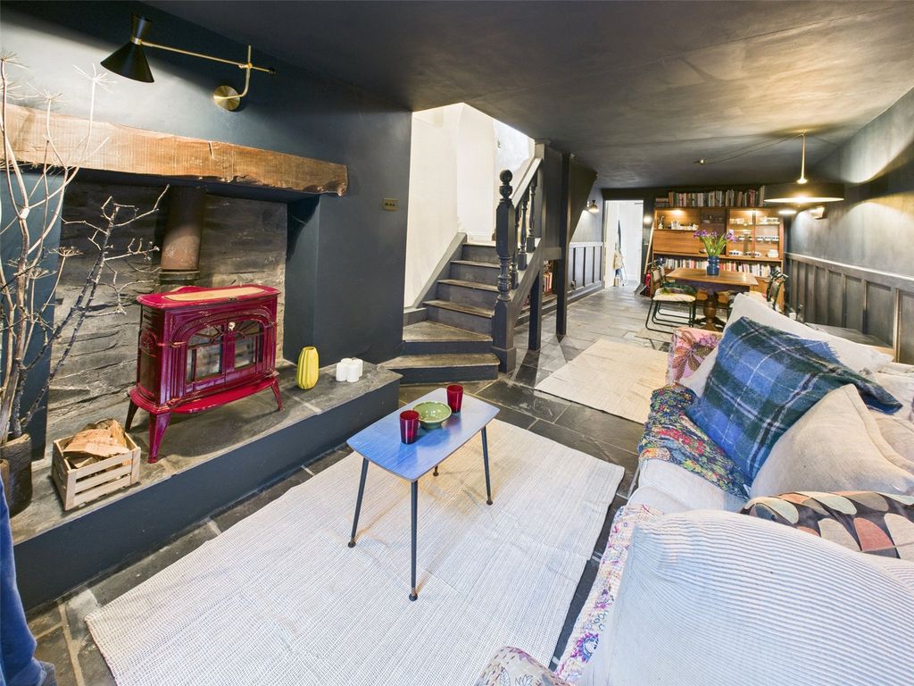 Property photo 3 of 25 Dining Room/Snug