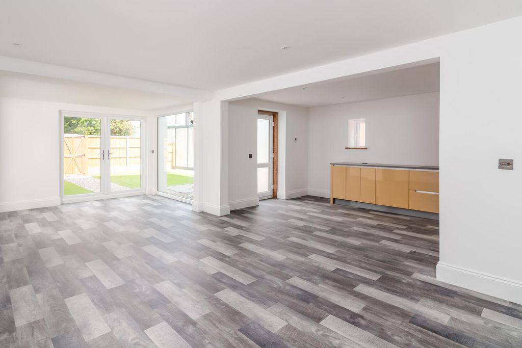 Property photo 2 of 7 Living Room