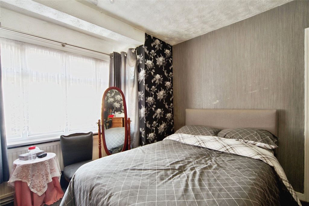 Property photo 3 of 27 Picture No. 13