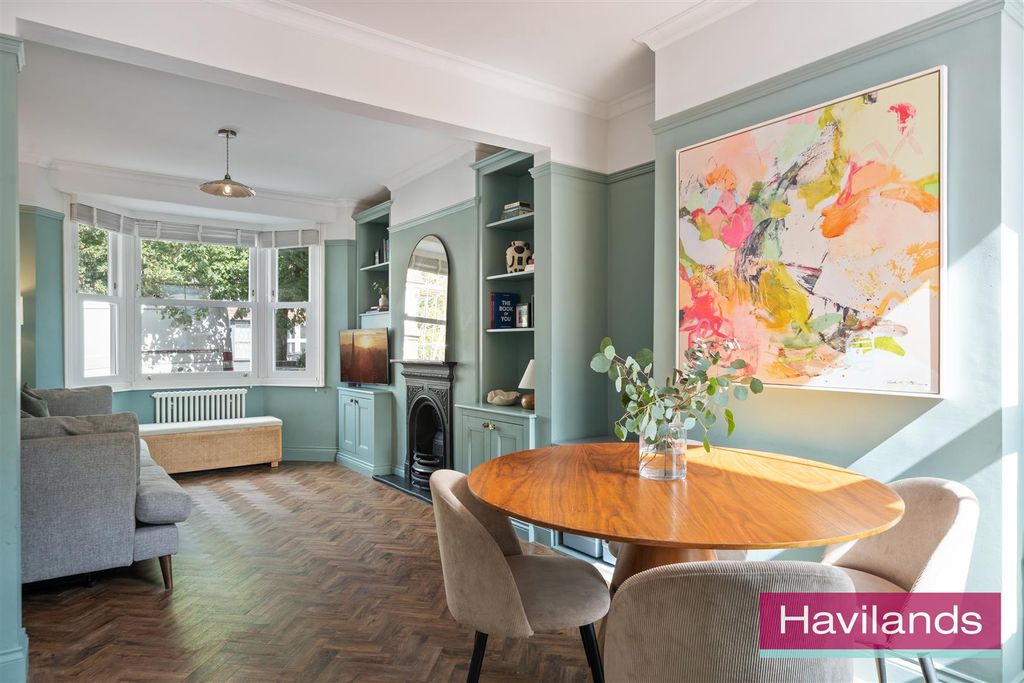 Property photo 3 of 22 Barrowell Green-14.Jpg