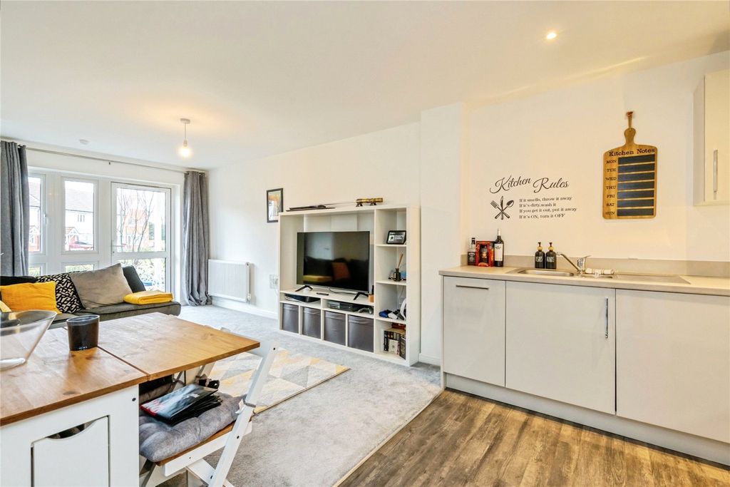 Property photo 1 of 17 Picture No. 13