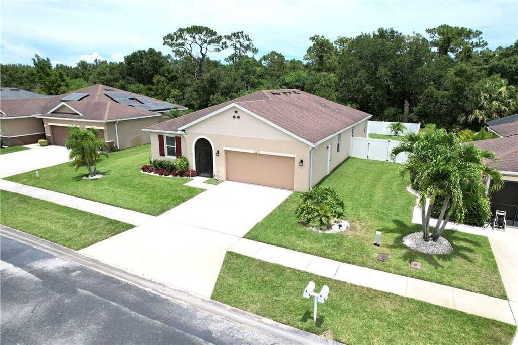 Property photo 1 of 31