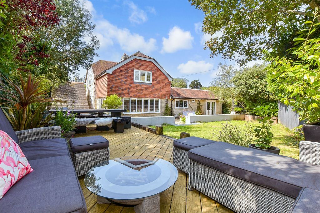 Property photo 1 of 17 External Lifestyle Photograph