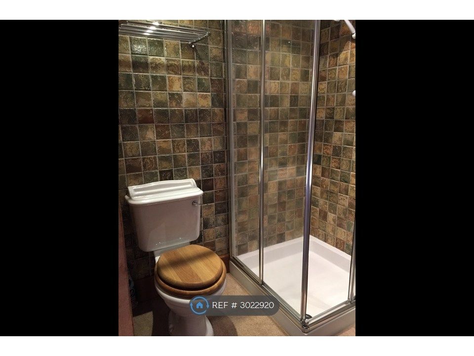 Property photo 3 of 21 Ensuite