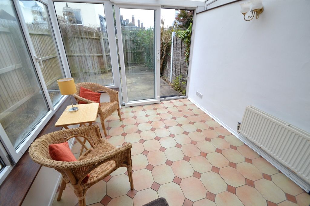 Property photo 3 of 10 Conervatory