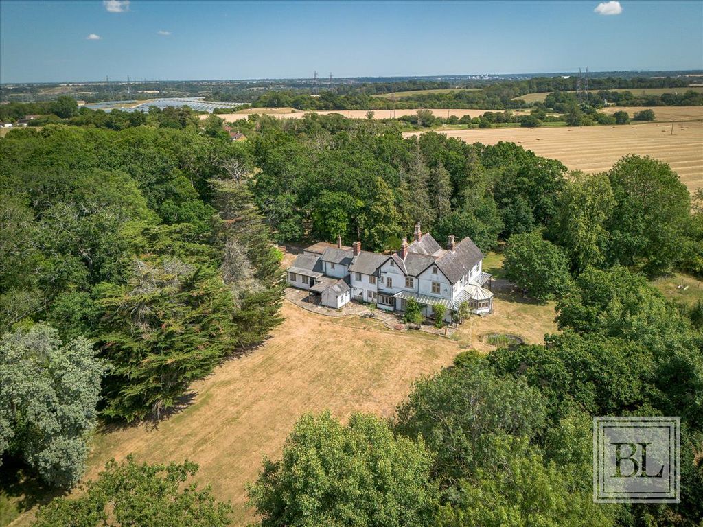Property photo 2 of 39