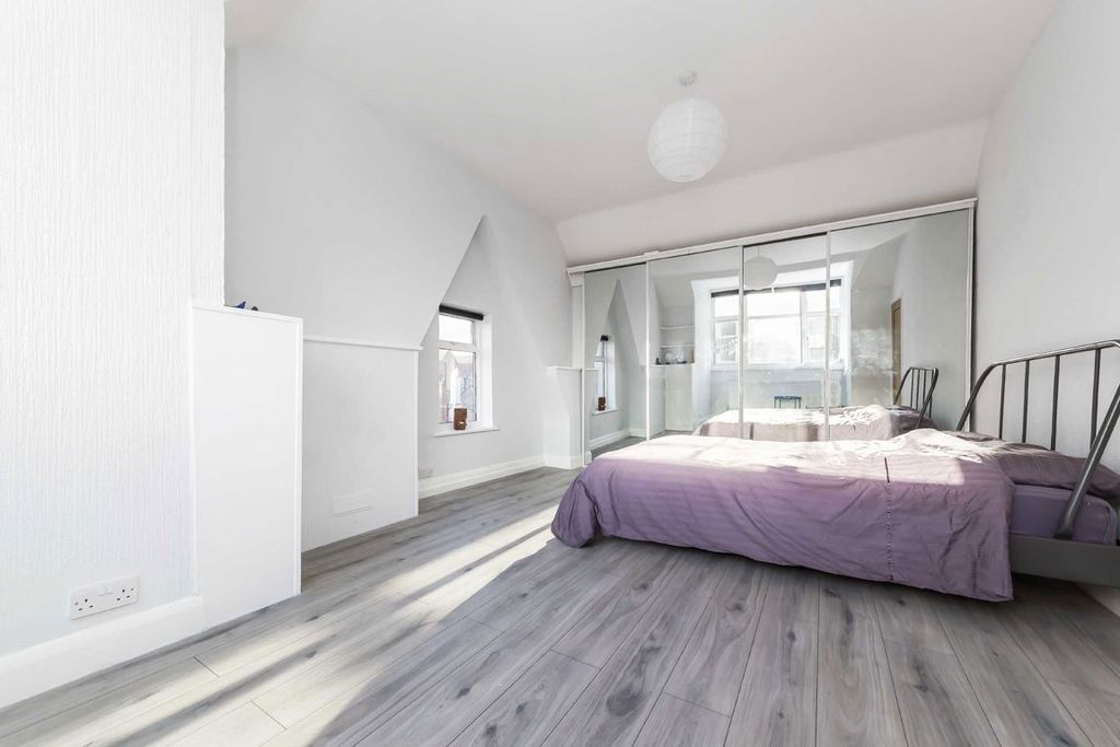 Property photo 3 of 5