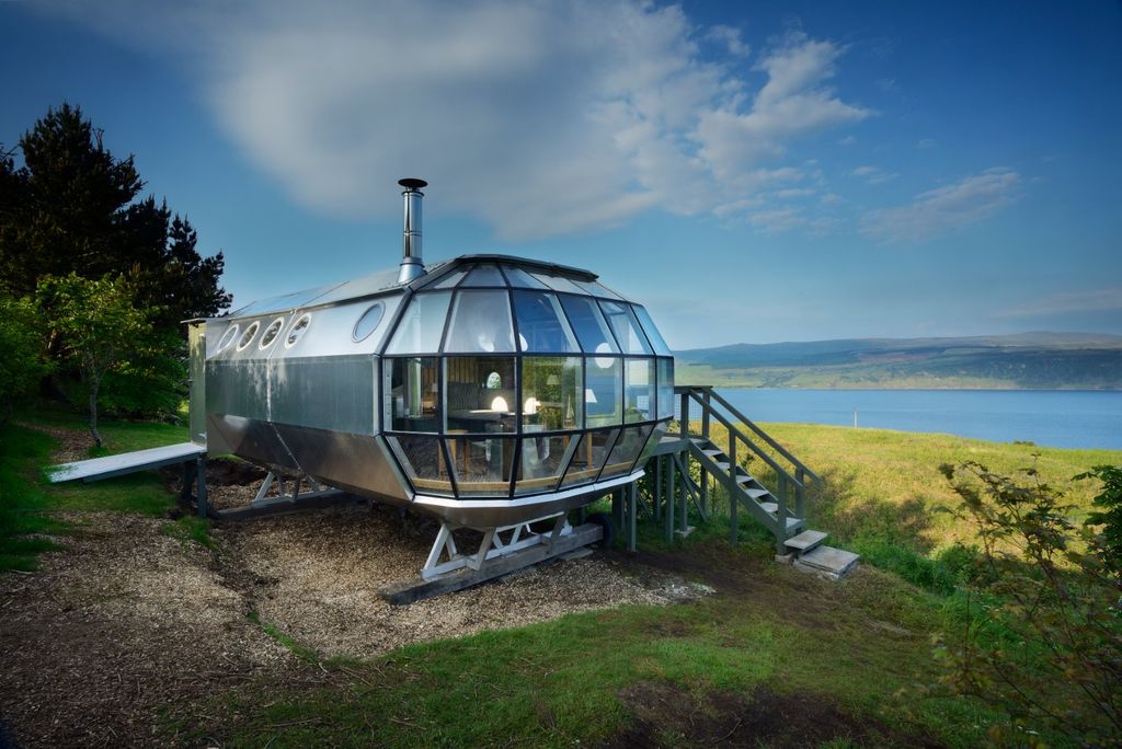 Property photo 1 of 33 Airship 002