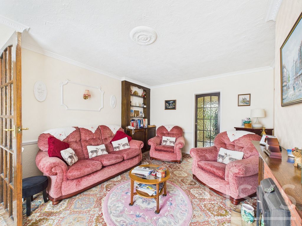 Property photo 3 of 15