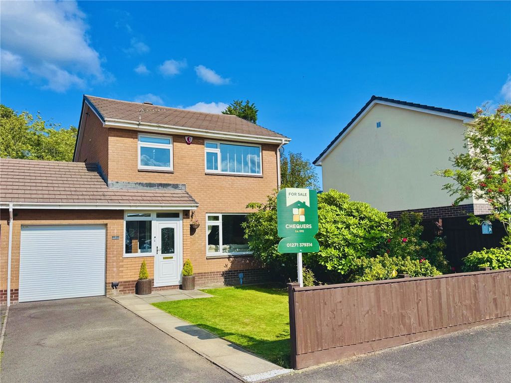 Property photo 1 of 33 Picture No. 75
