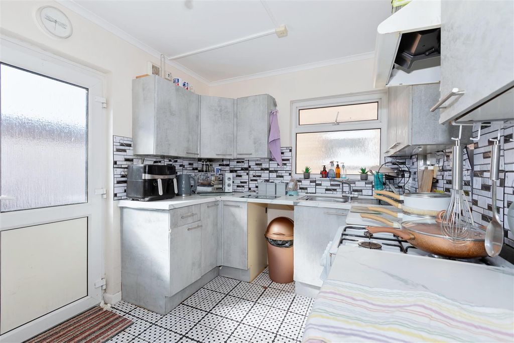 Property photo 3 of 11 For Sale By Aspire Residential | Southview Gardens