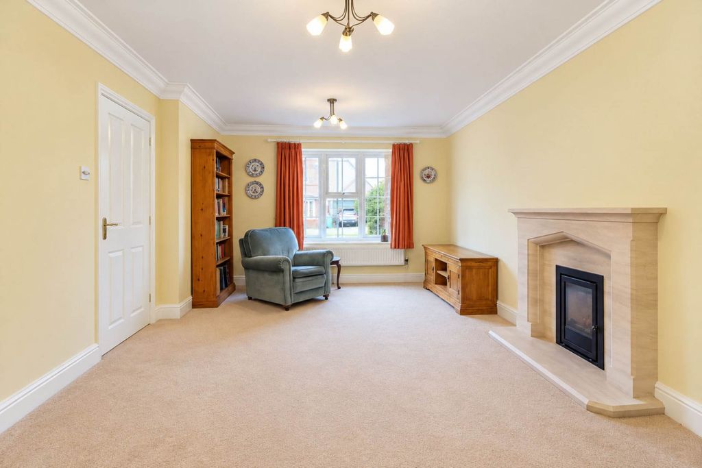 Property photo 3 of 17