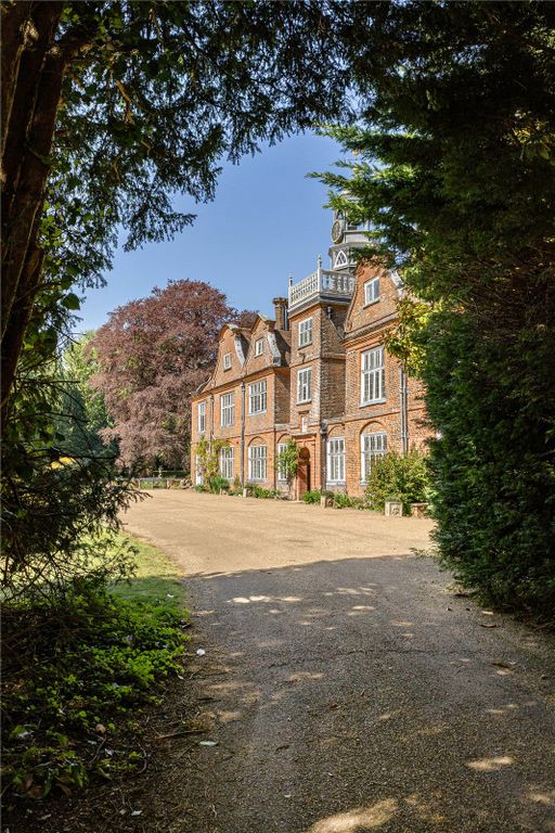 Property photo 3 of 27 Rothamsted Manor