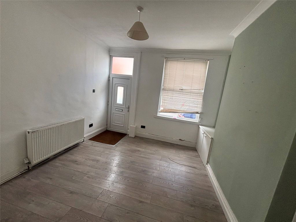 Property photo 3 of 15 Sitting Room