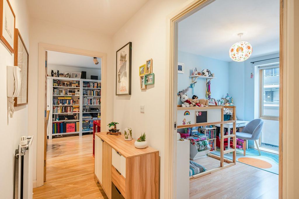 Property photo 3 of 11 Picture 3