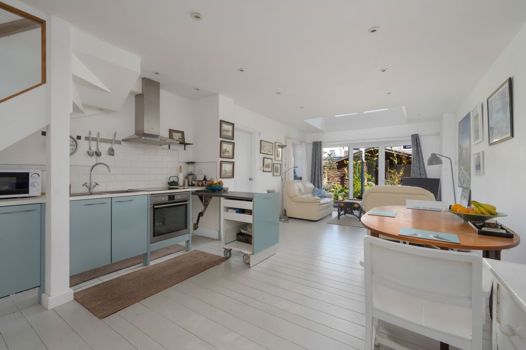 Property photo 3 of 15 Kitchen / Dining Room