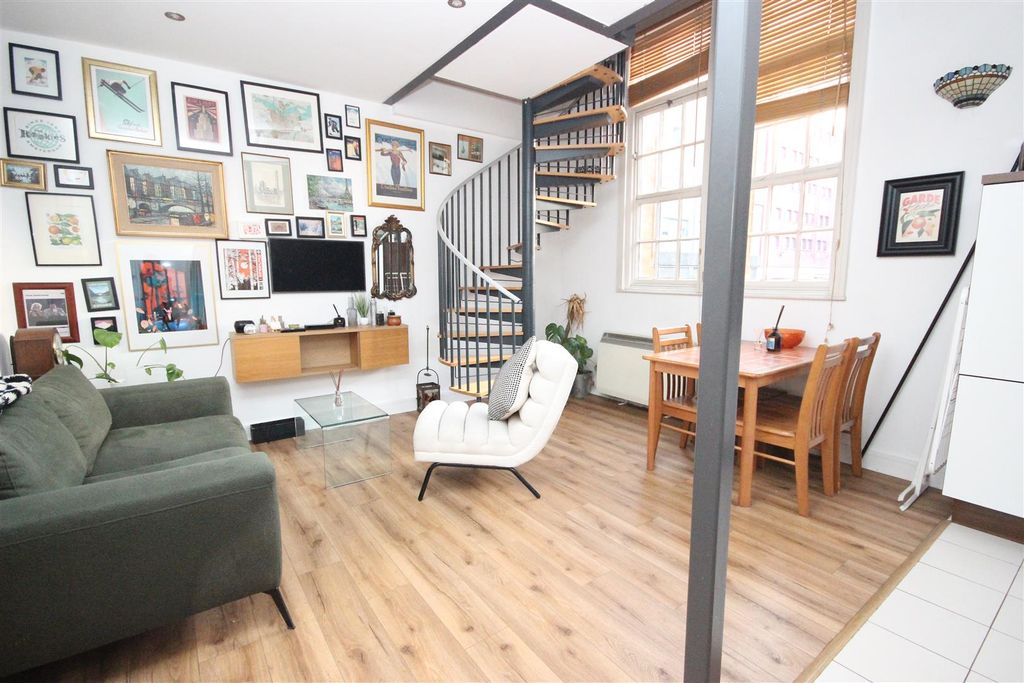 Property photo 1 of 8 Living Space.Jpg