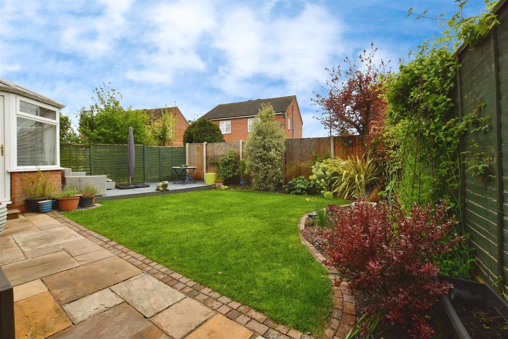 Property photo 3 of 27 Outside