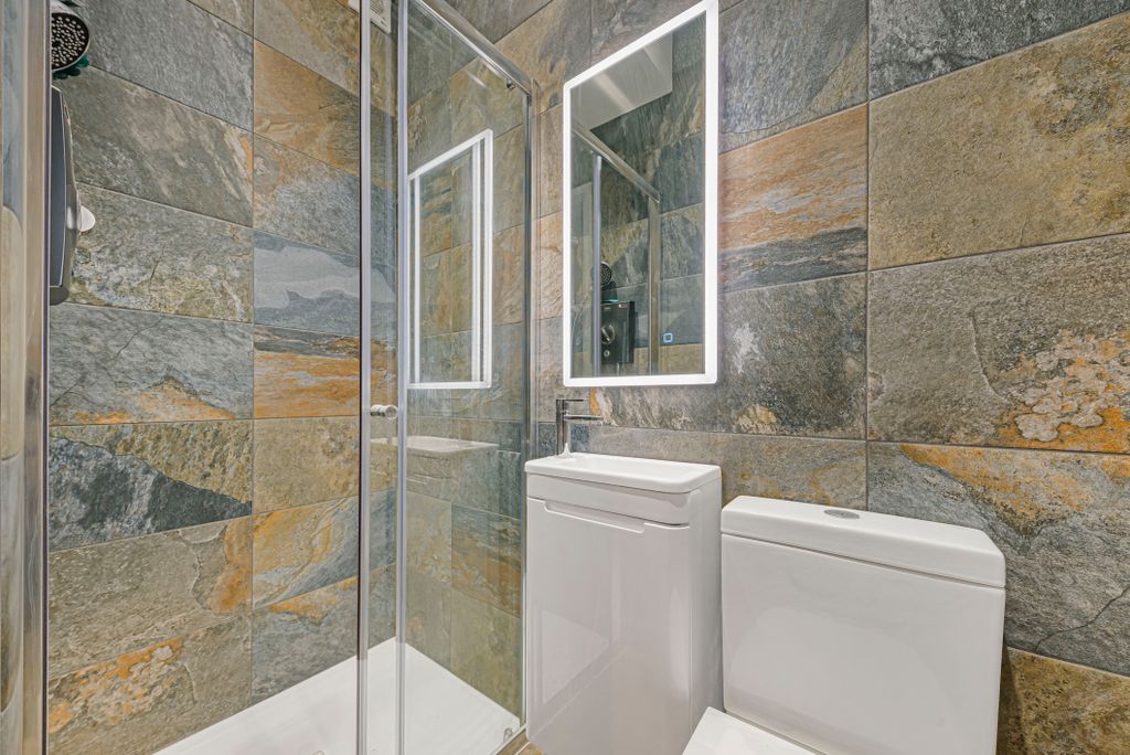 Property photo 3 of 24