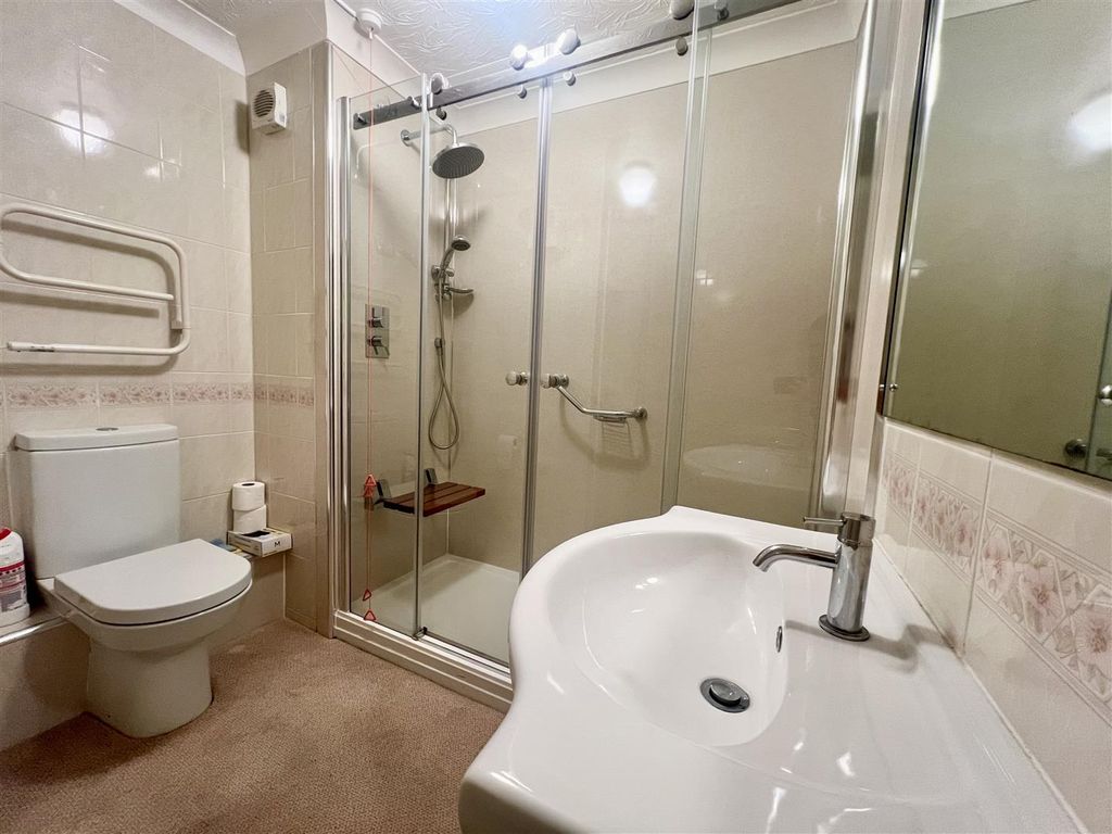 Property photo 3 of 18 Shower Room