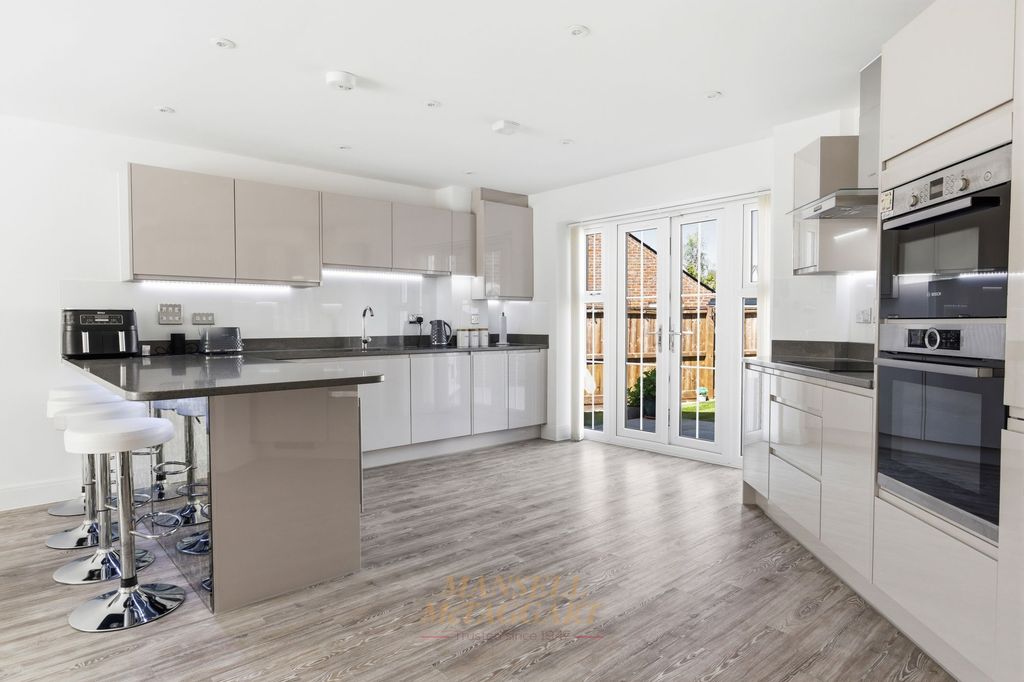 Property photo 3 of 38