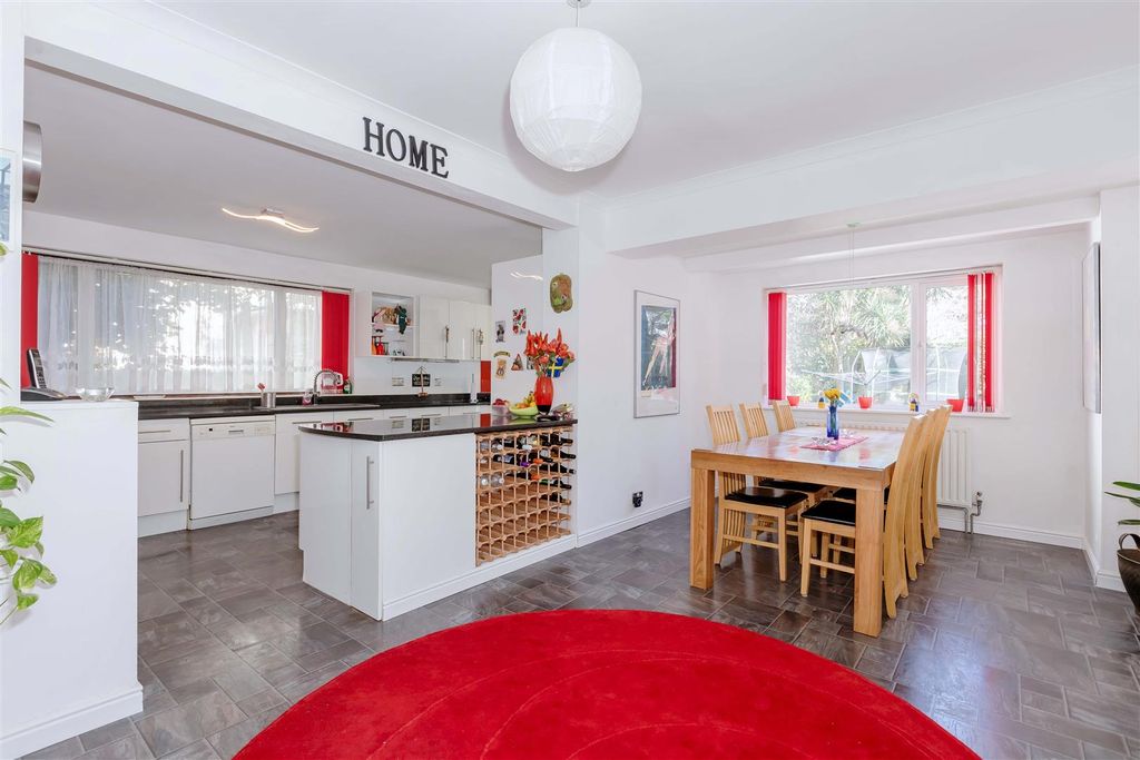 Property photo 3 of 24 Rectory Rd_14.Jpg