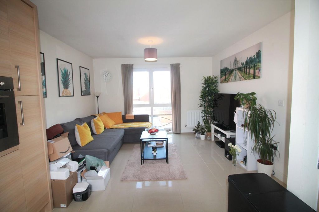 Property photo 2 of 7 Lounge.Jpg