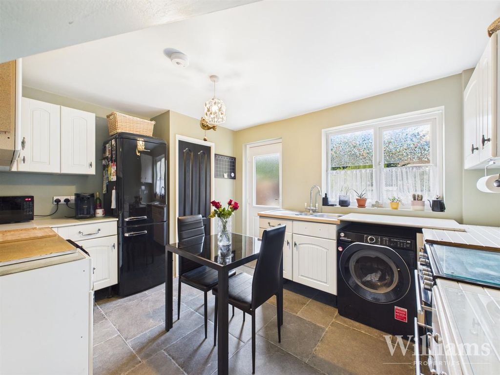 Property photo 3 of 12 Cam02861G0-Pr0513-Still007.Jpg