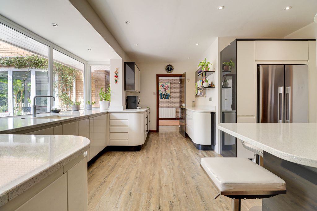 Property photo 3 of 35 Kitchen