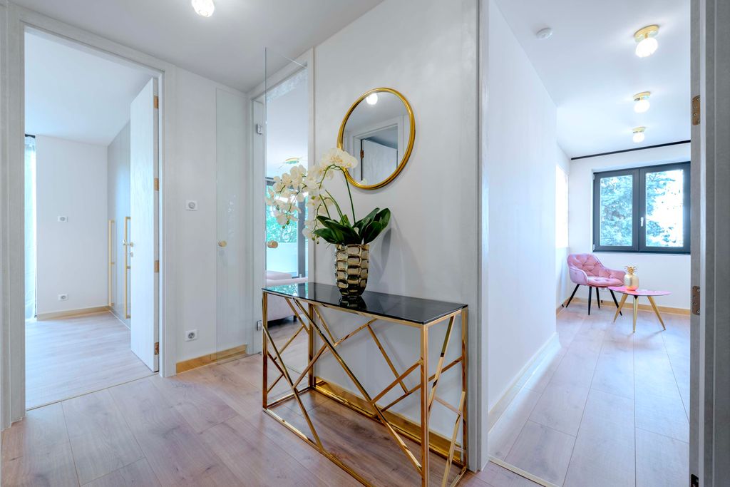 Property photo 1 of 38