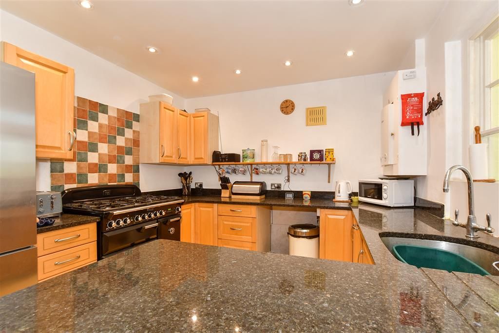 Property photo 2 of 14 Kitchen