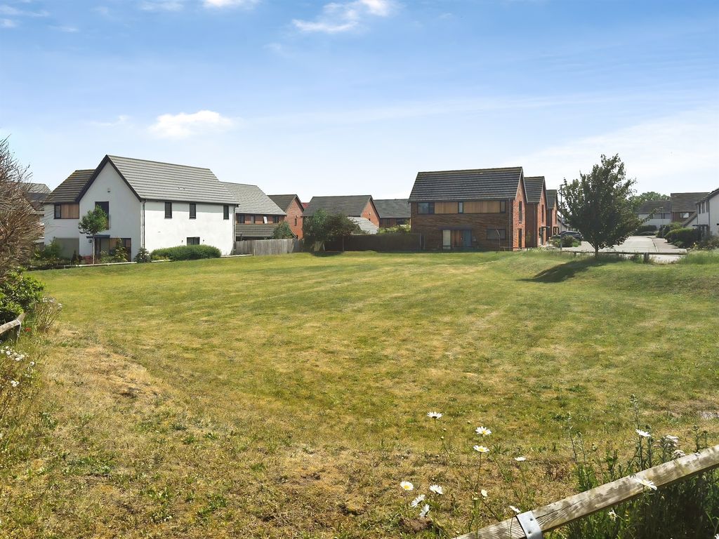 Property photo 2 of 31