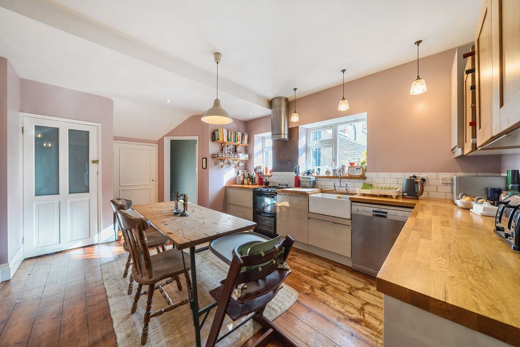 Property photo 1 of 10 Picture No. 08