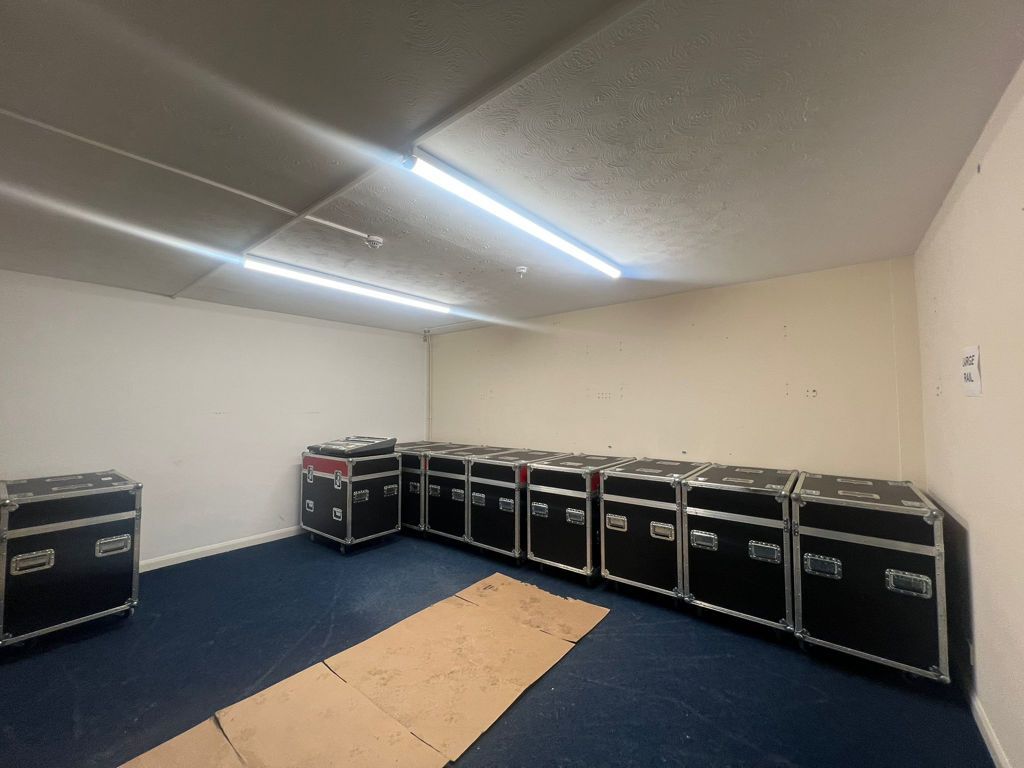 Property photo 3 of 12 Photo 6