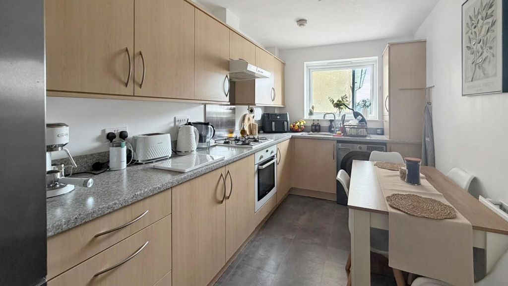 Property photo 2 of 7 8075c10c-Eb61-433c-A470-0E4Ef5F0d3ce (1).Jpg