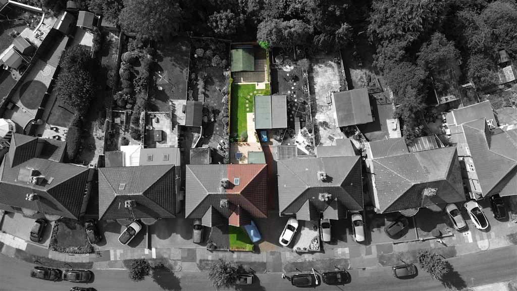 Property photo 2 of 21 Approach